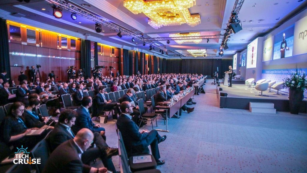 Poslovno-tehnička konferencije Tech Cruise. 